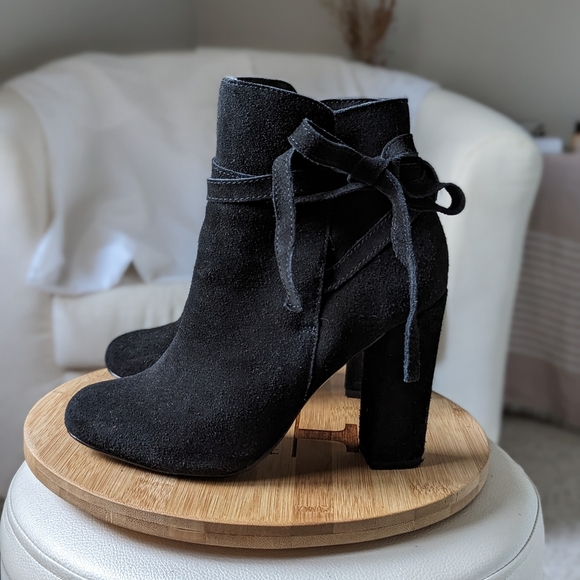 Steve Madden Loreen Heeled Boot - Picture 1 of 8